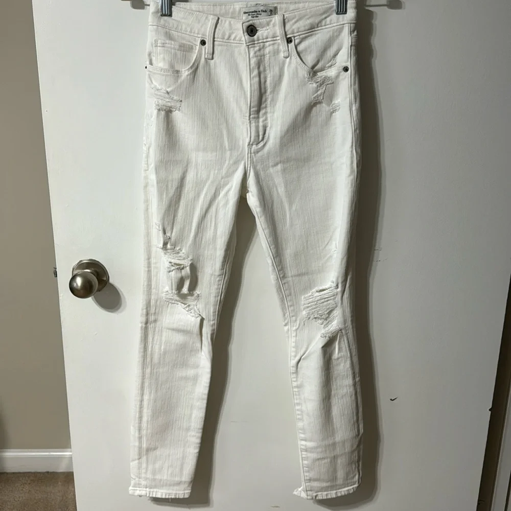 Abercrombie & Fitch White Ripped Skinny Jeans